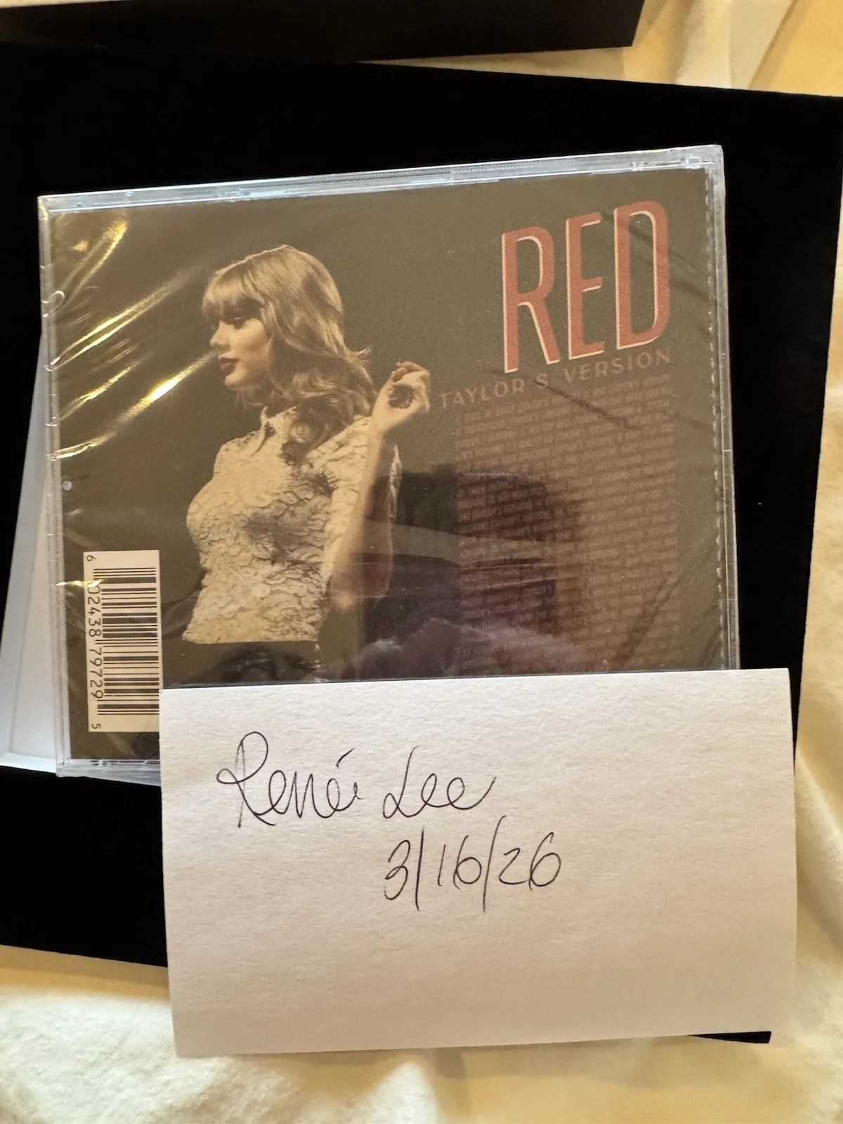 SIGNED + SEALED Taylor Swift Red (Taylor's Version) CD Brand new in plastic, image 2