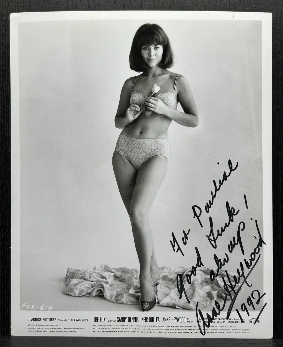 Anne Heywood — *** ANNE HEYWOOD VINTAGE SIGNED 1968 PHOTO FROM "THE FOX" *** JSA COA Autograph, изображение 2