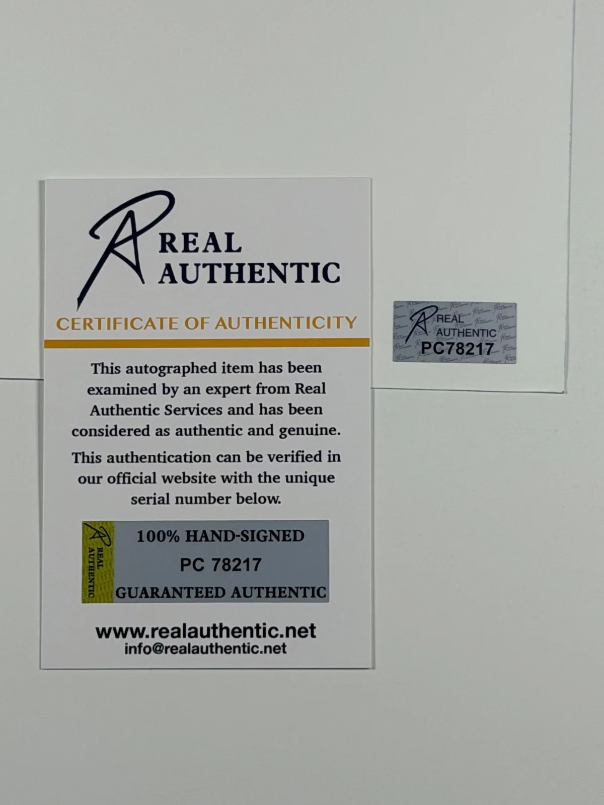 Rachel Weisz — Rachel Weisz Signed 8.5x11 Photo Autograph The Mummy COA, image 3