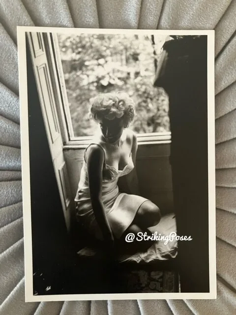 MARILYN MONROE modern POSTCARD 1954 in slip on set of Seven Year Itch, image 2