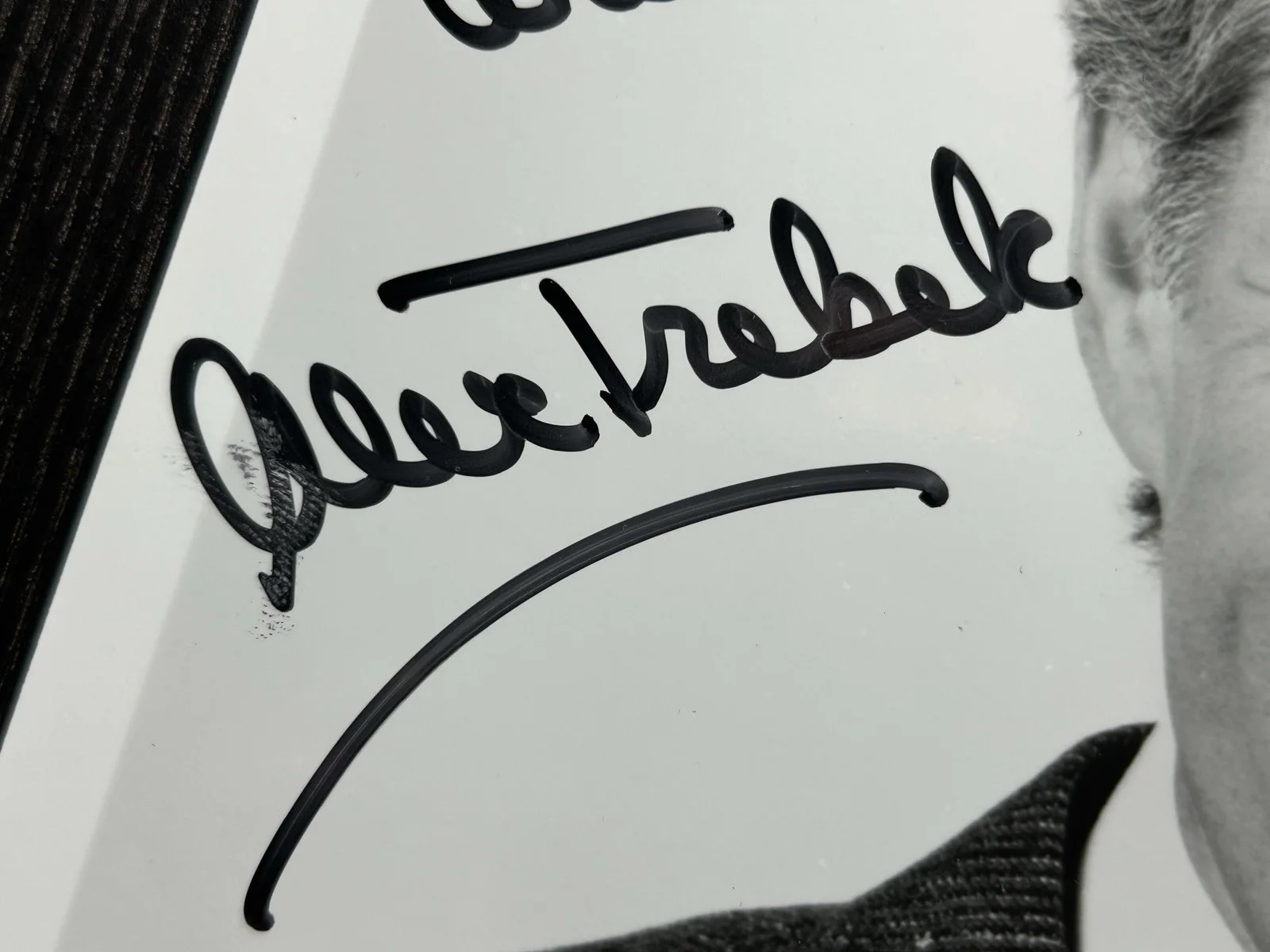 Alex Trebek — *** ALEX TREBEC HAND SIGNED PHOTO *** JSA COA Celebrity Autograph JEOPARDY HOST!, image 4