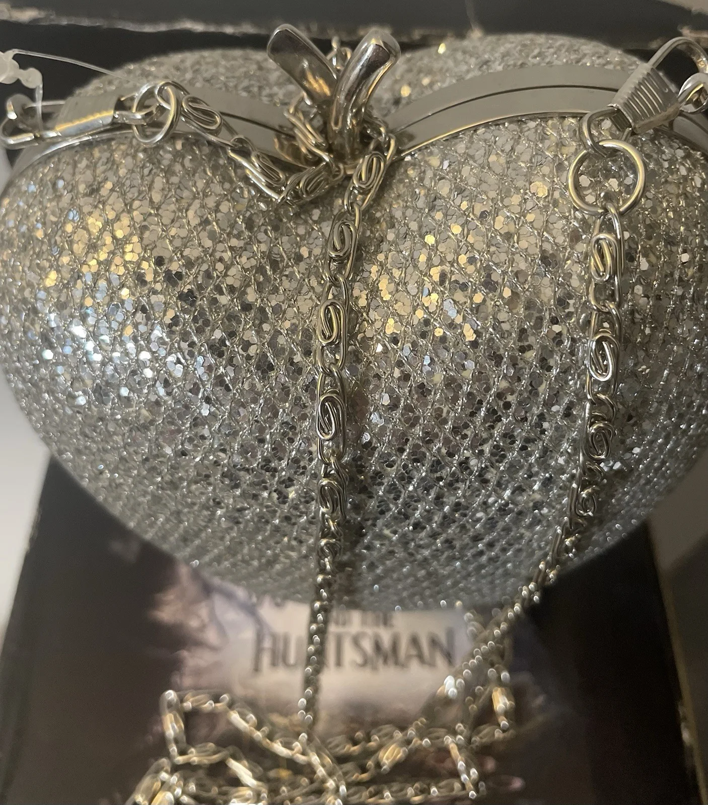 Snow White & The Huntsman Promo Apple Clutch Bag With Charm & Mirror - Boxed, изображение 5