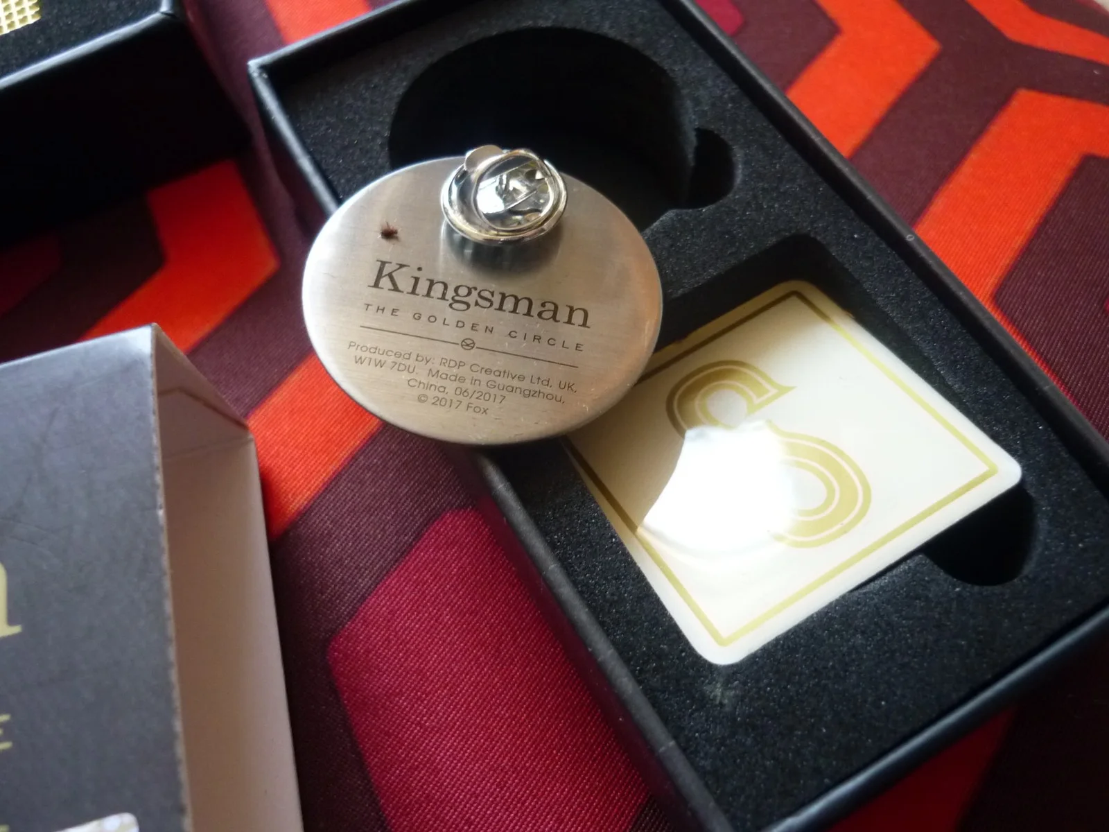 3x1 gold solid metal usb kingsman golden circle 16gb prop replica + Badge set, image 5