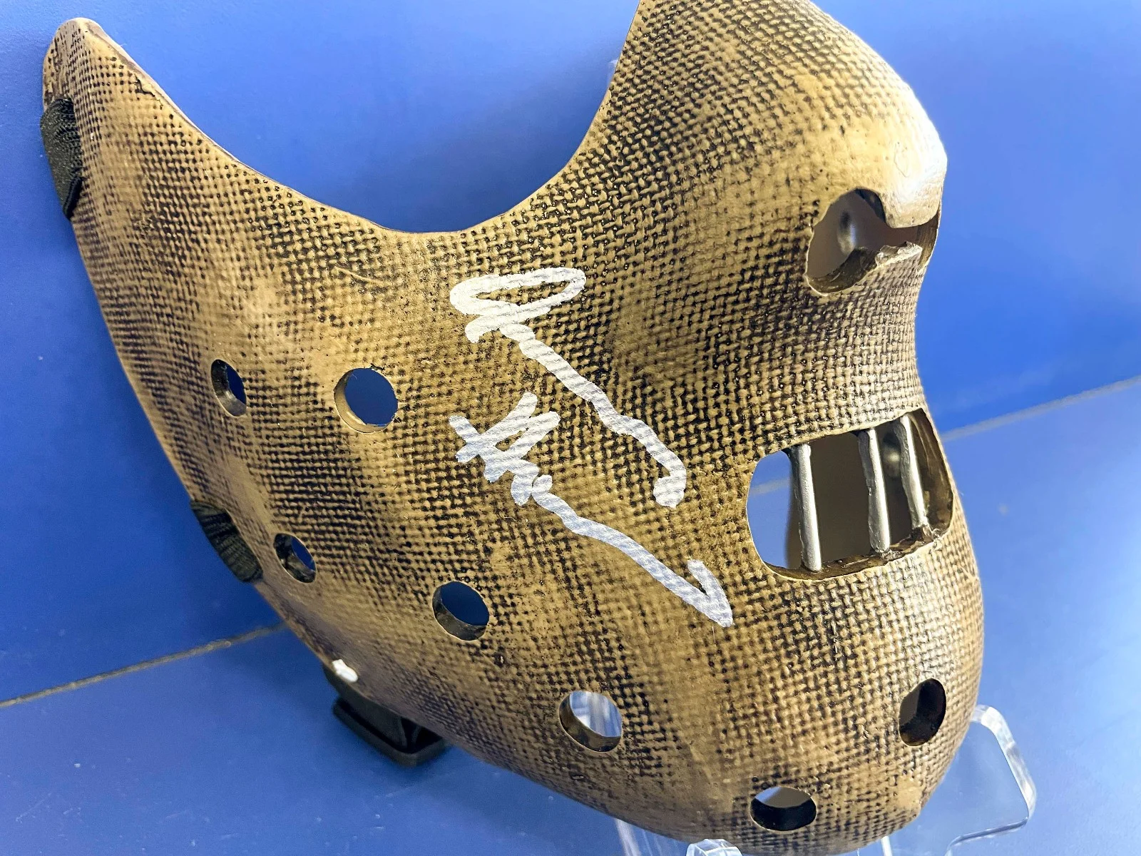 Anthony Hopkins — Anthony Hopkins Signed SILENCE OF THE LAMBS Hannibal Lecter Mask Beckett WITNESS, изображение 2