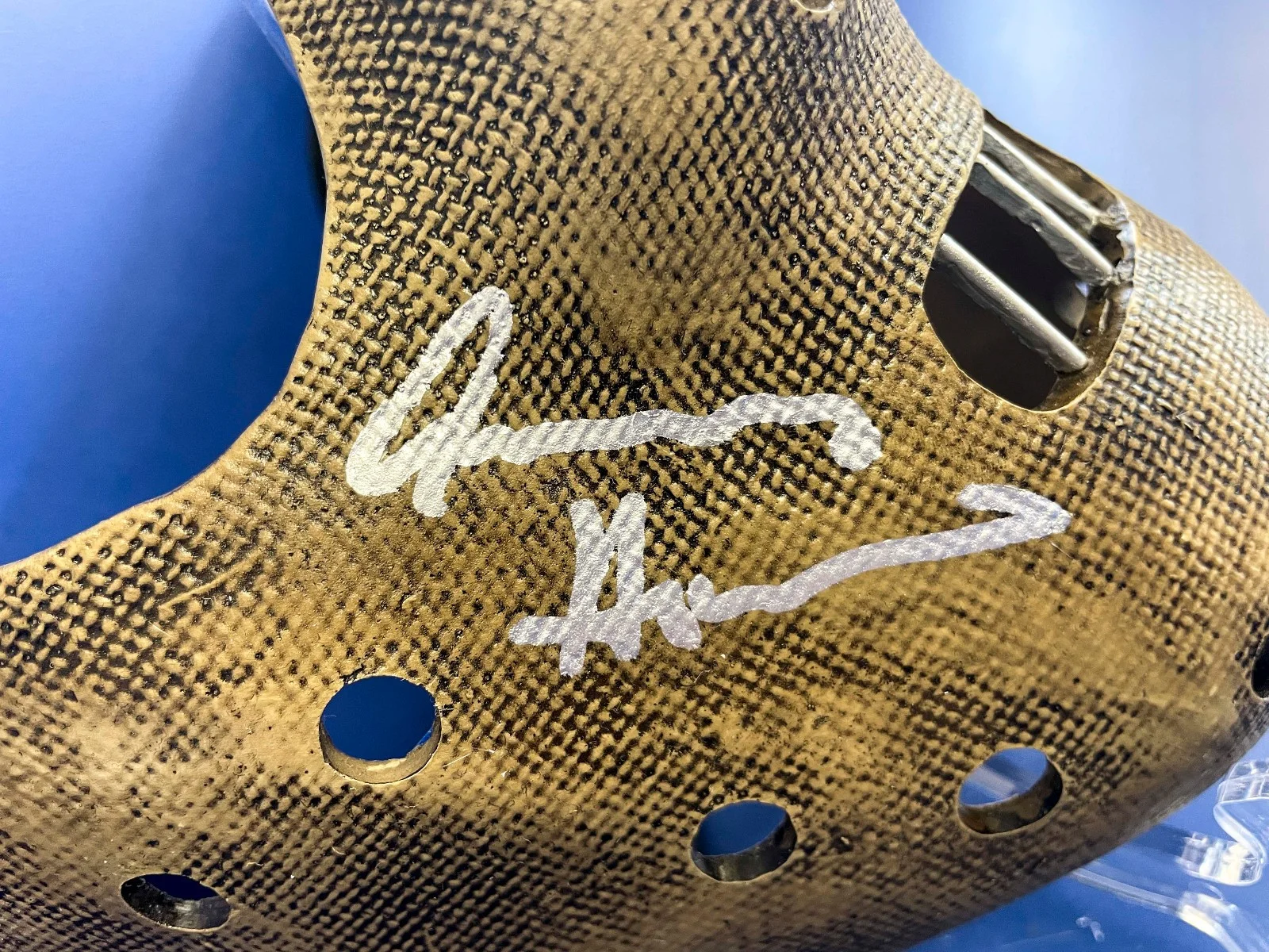 Anthony Hopkins — Anthony Hopkins Signed SILENCE OF THE LAMBS Hannibal Lecter Mask Beckett WITNESS, изображение 3