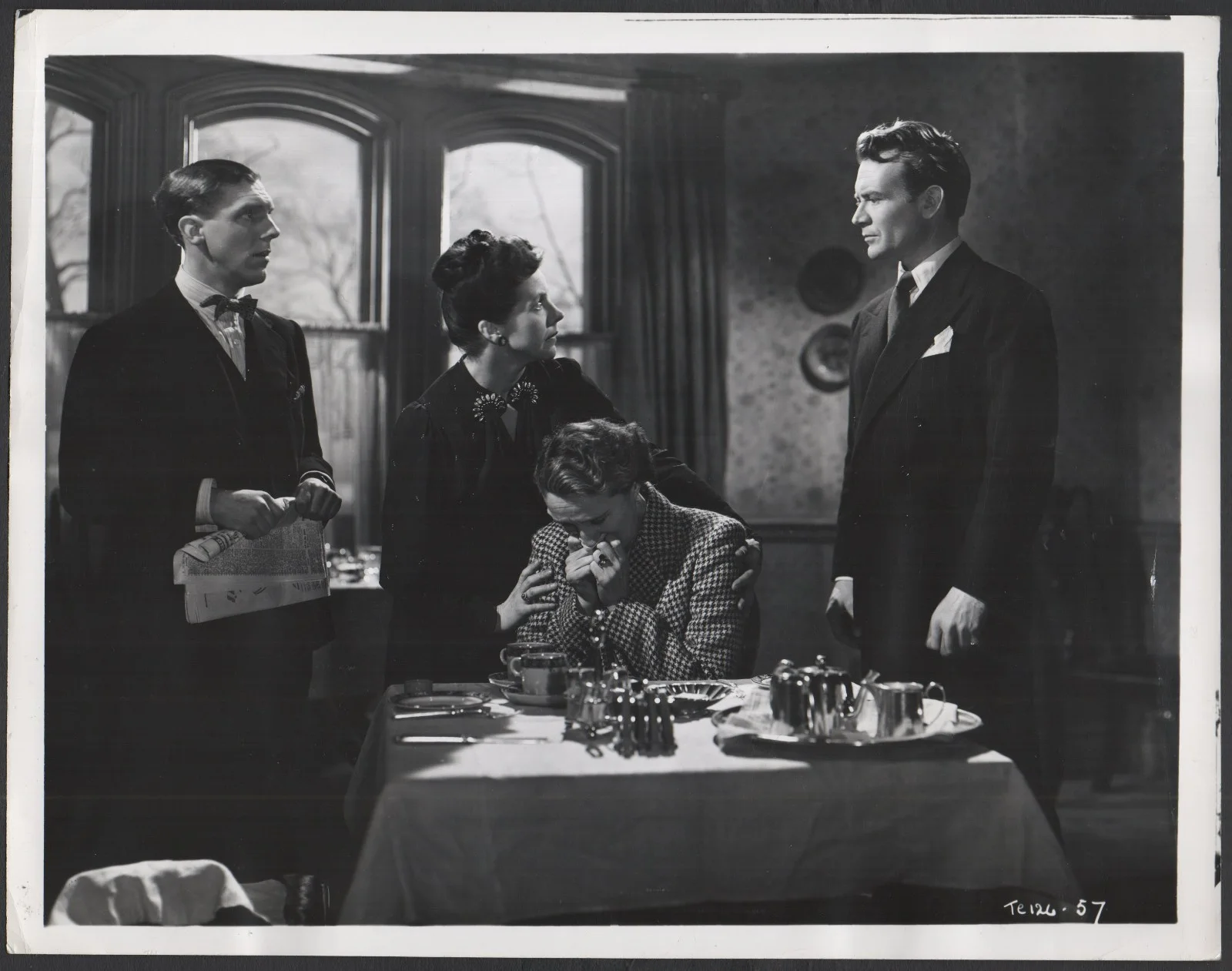 OCTOBER MAN 1947 John Mills, Joan Greenwood, Patrick Holt 3 10x8 STILLS, image 4
