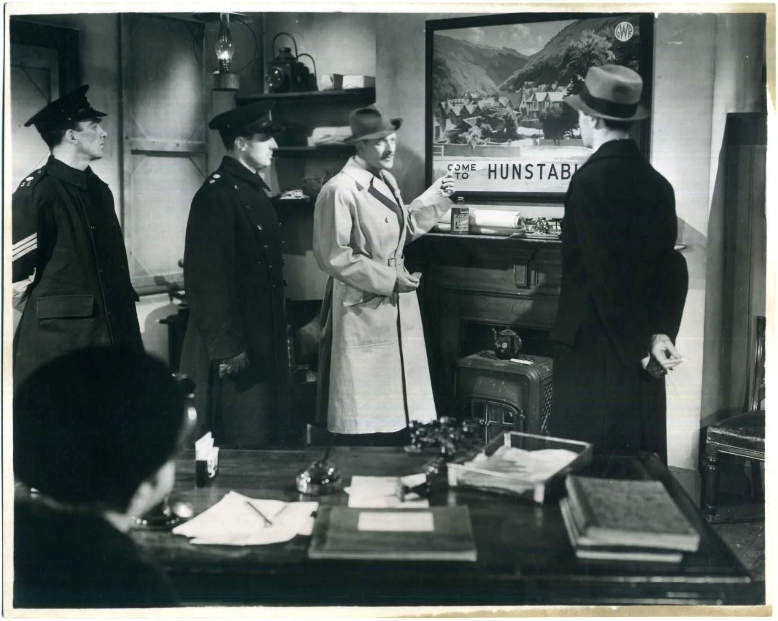 NIGHT BOAT TO DUBLIN 1946 Robert Newton, Guy Middleton, Raymond Lovell 4 STILLS, image 2