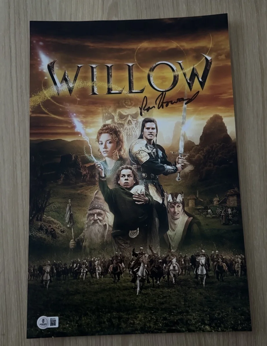 Ron Howard — RON HOWARD SIGNED WILLOW 11X17 PHOTO BECKETT BAS