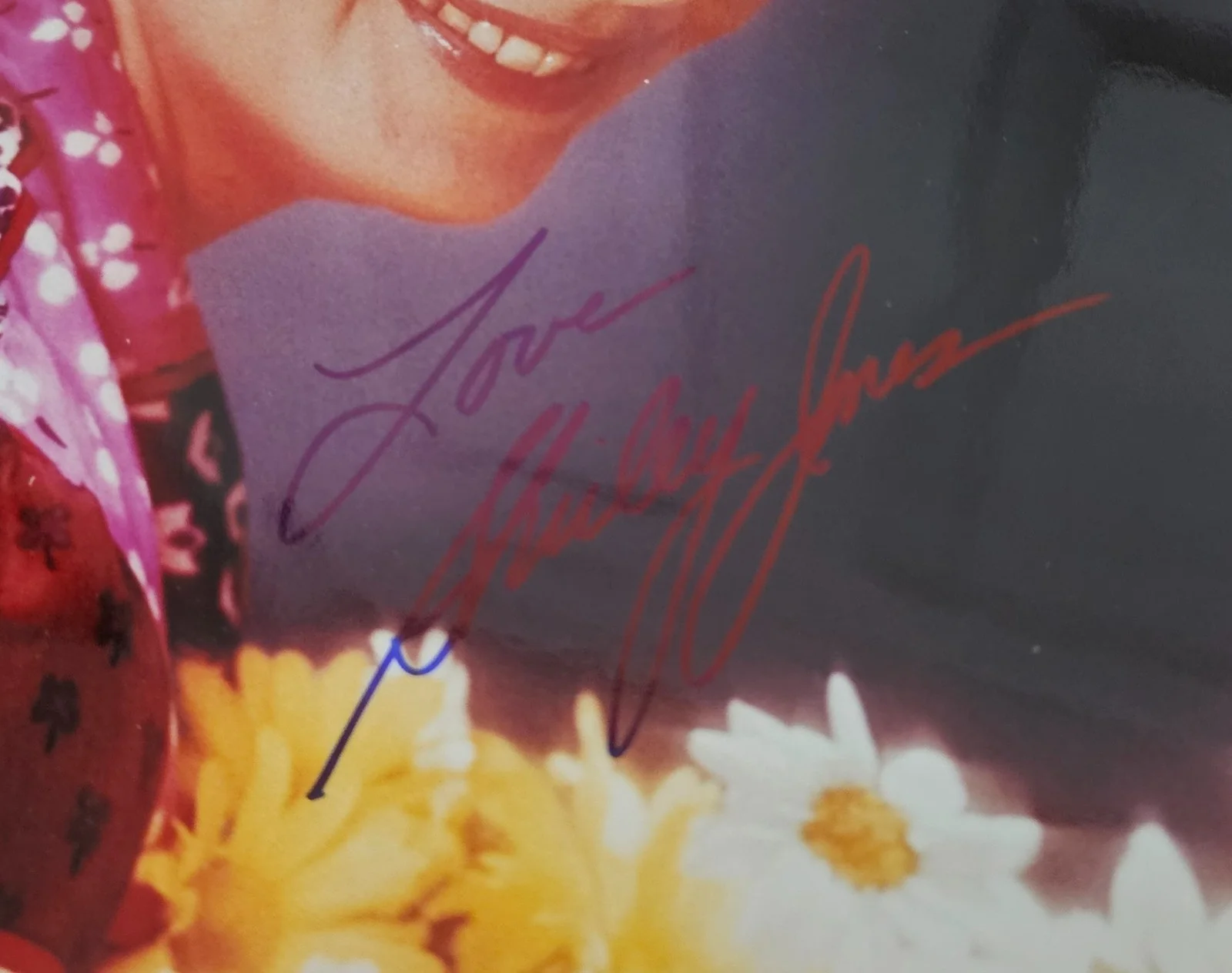 Hand~Signed by Shirley Jones — SHIRLEY JONES~ AUTOGRAPHED 8 x 10 PHOTO~Plus Family Cast Greeting Christmas Card, изображение 3