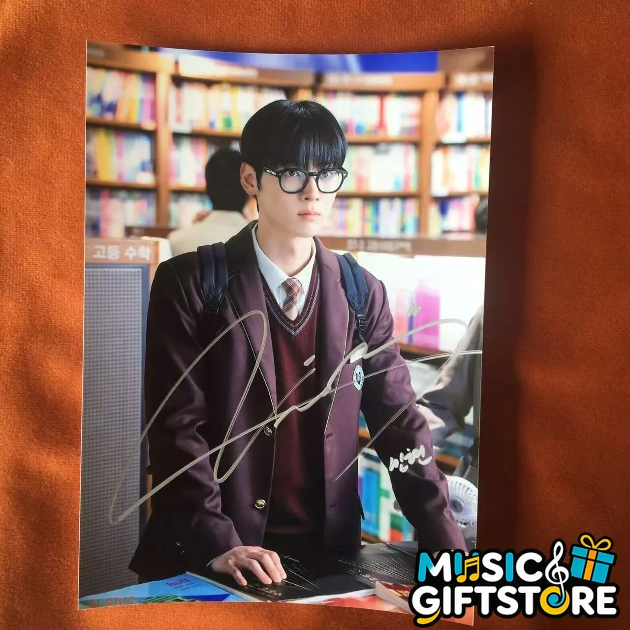 Study Group Hwang Min Hyun Autographed Signed Photo K-POP COLLECTION 2025 #MUGS, image 2