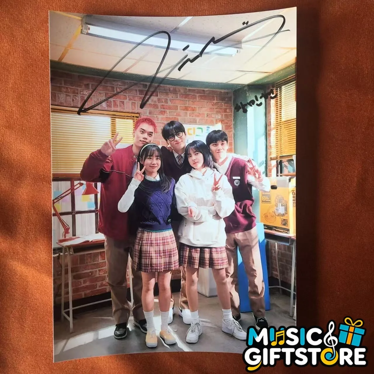 Study Group Hwang Min Hyun Autographed Signed Photo K-POP COLLECTION 2025 #MUGS, image 4