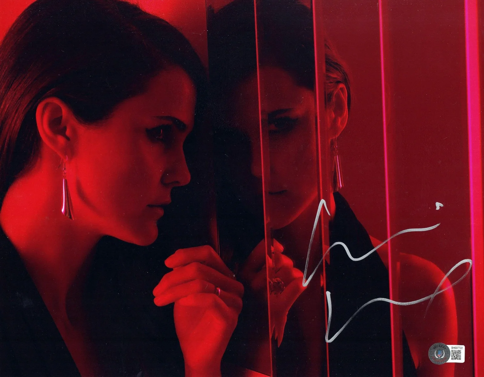 KERI RUSSELL — KERI RUSSELL SIGNED AUTOGRAPH THE AMERICANS 11x14 PHOTO BAS BECKETT