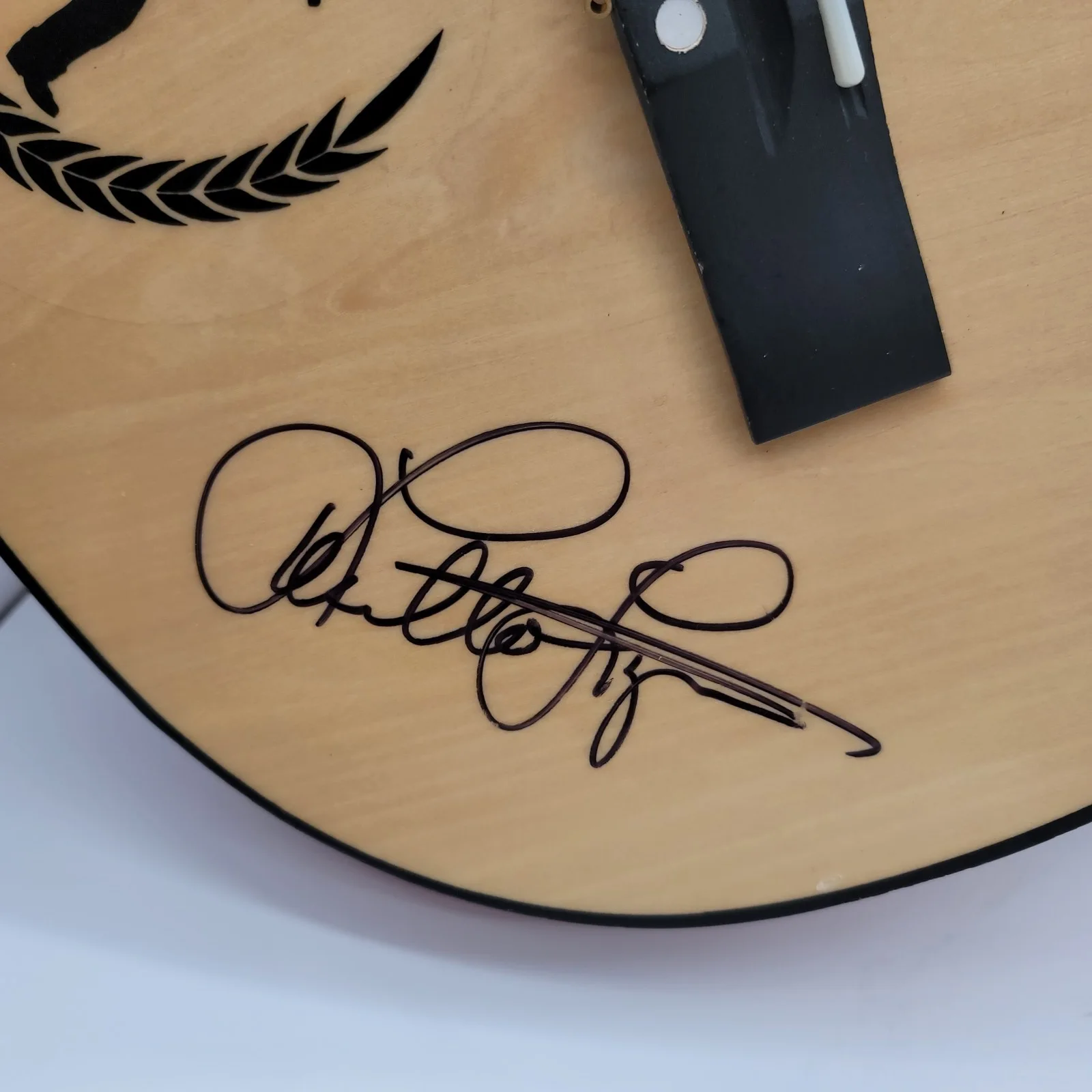 Loretta Lynn Signed Acoustic Guitar Autographed Country Music Memorabilia, image 3