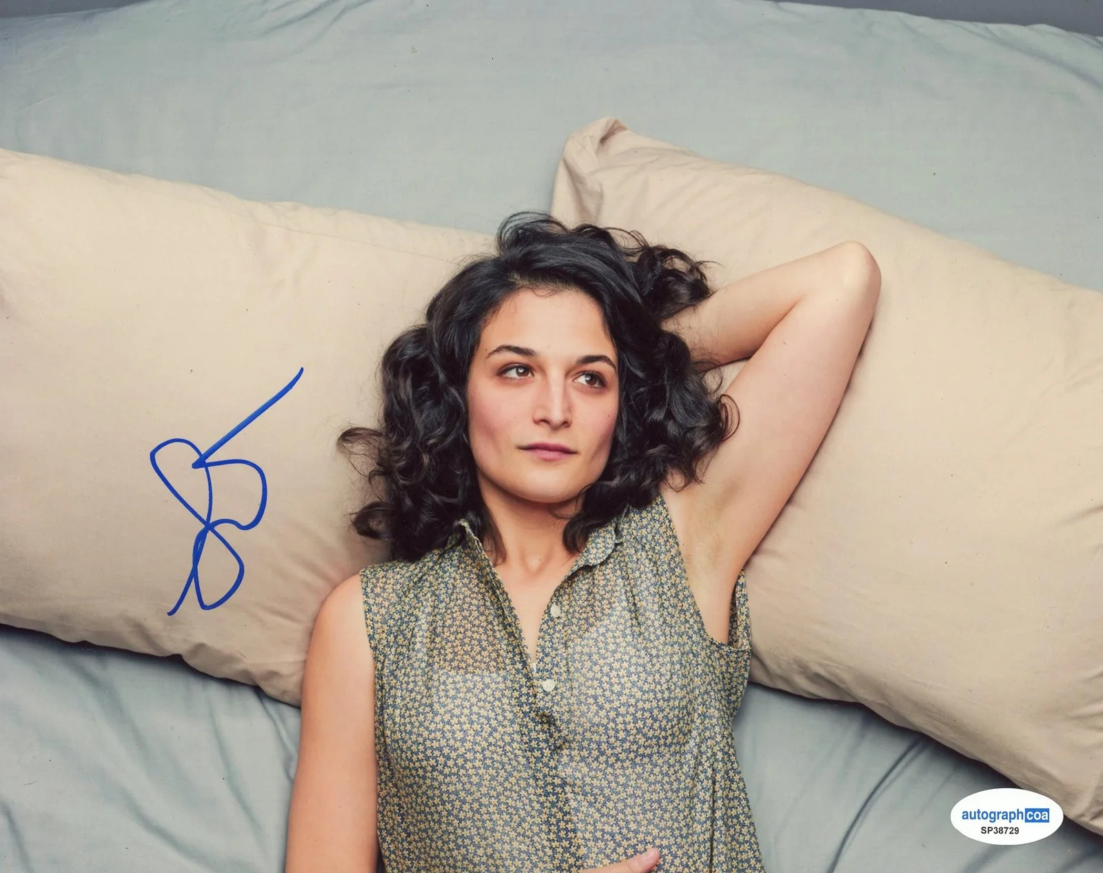 Jenny Slate — Jenny Slate "Obvious Child" AUTOGRAPH Signed Autographed 8x10 Photo ACOA, изображение 2