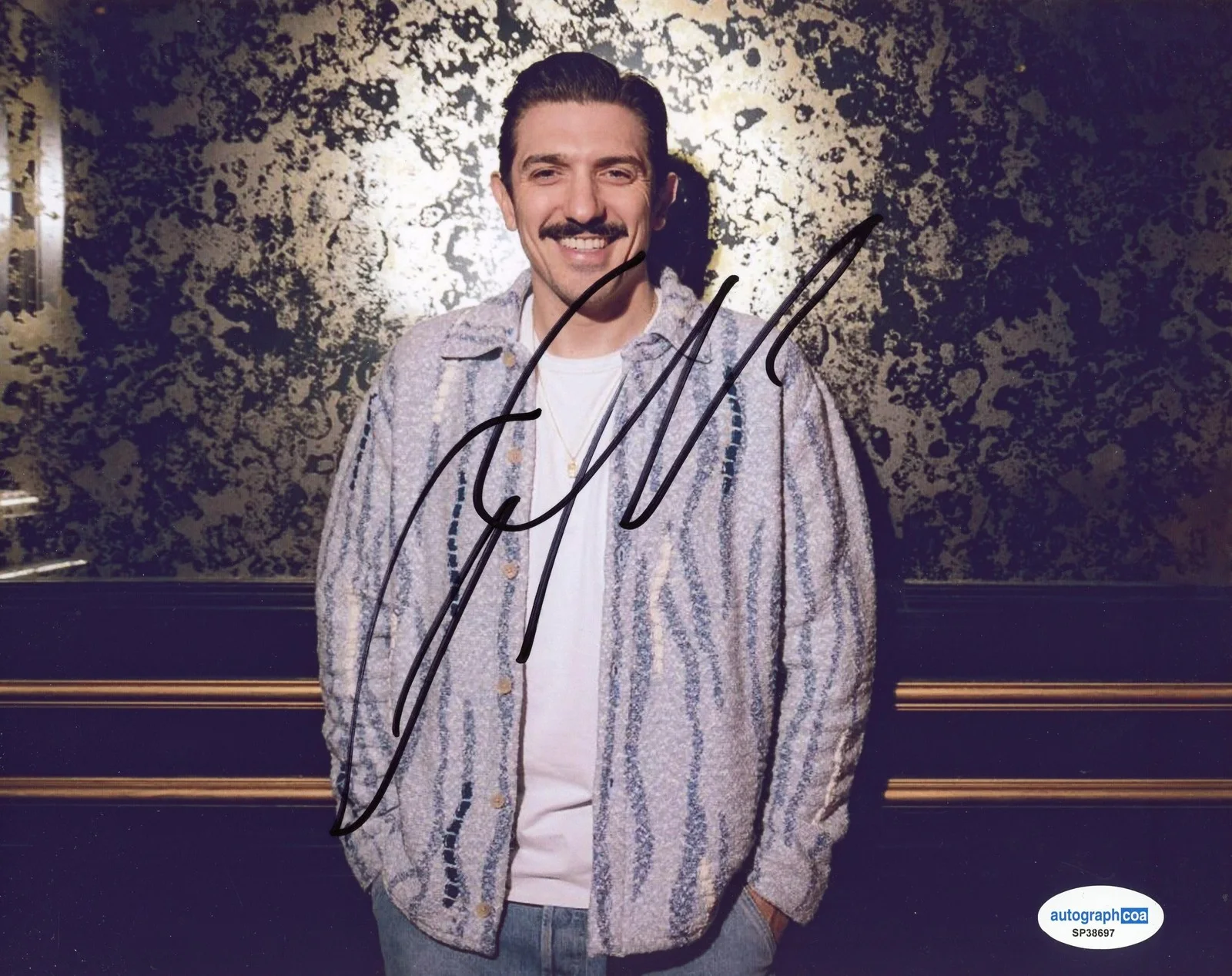 Andrew Schulz — Andrew Schulz "Infamous" Comedian AUTOGRAPH Signed Autographed 8x10 Photo B ACOA, изображение 2