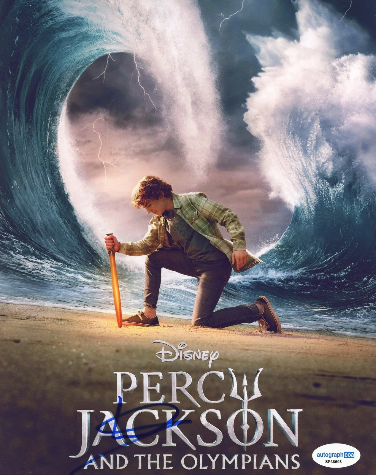 Walker Scobell — Walker Scobell "Percy Jackson and the Olympians" AUTOGRAPH Signed 8x10 Photo, image 2