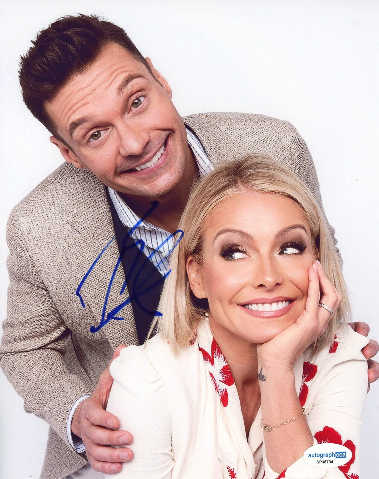 Ryan Seacrest — Ryan Seacrest "Live with Kelly and Ryan" AUTOGRAPH Signed 8x10 Photo ACOA, изображение 2