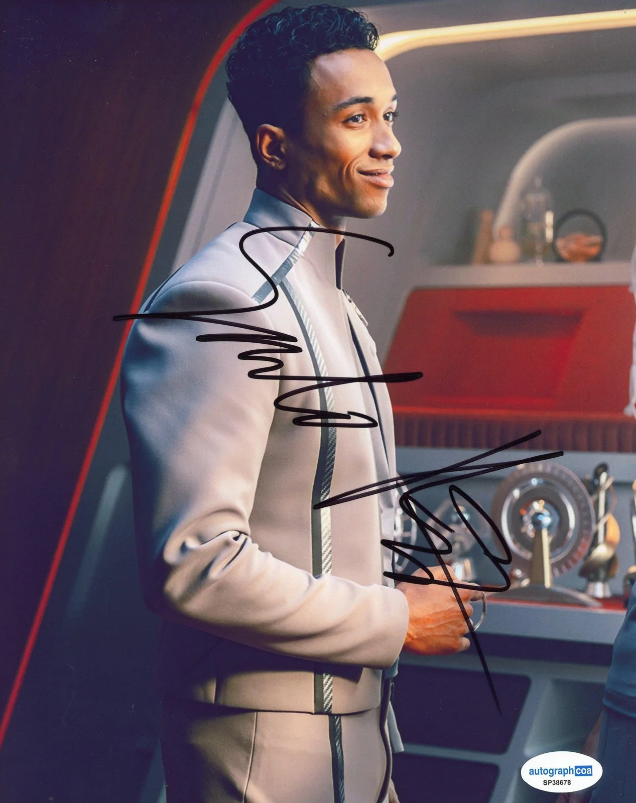 Sandro Rosta — Sandro Rosta "Star Trek: Starfleet Academy" AUTOGRAPH Signed 8x10 Photo B ACOA, изображение 2