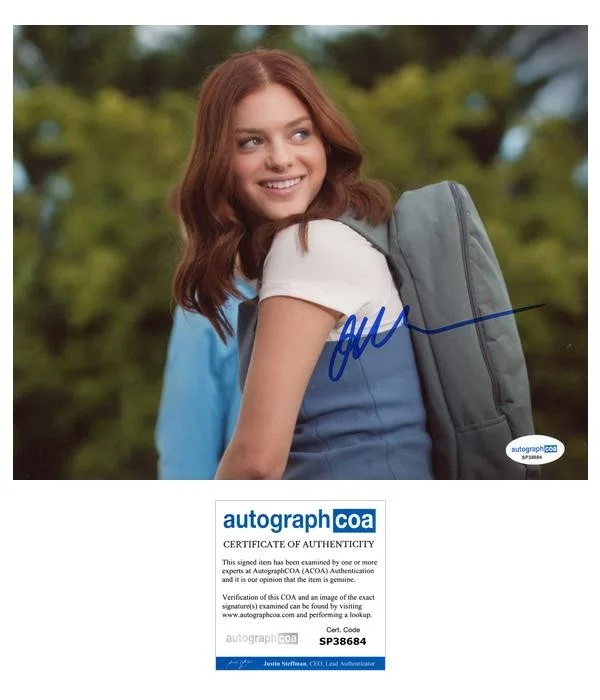 Odeya Rush — Odeya Rush "The Giver" AUTOGRAPH Signed Autographed 'Fiona' 8x10 Photo ACOA