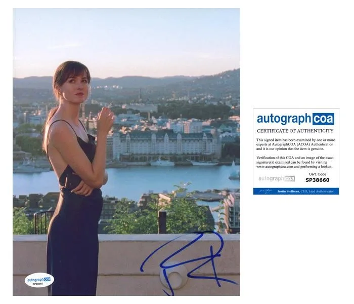 Renate Reinsve — Renate Reinsve "The Worst Person in the World" AUTOGRAPH Signed 8x10 Photo H