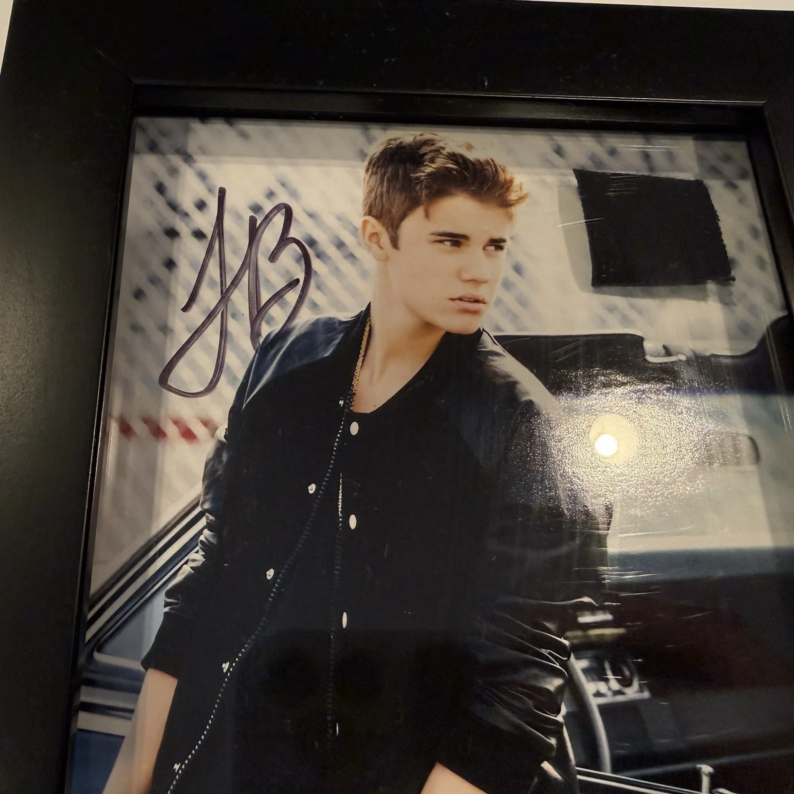 Justin Bieber — Justin Bieber Young Framed Auto Autograph Clothing Swatch Relic Worn Photo. Rare, изображение 3