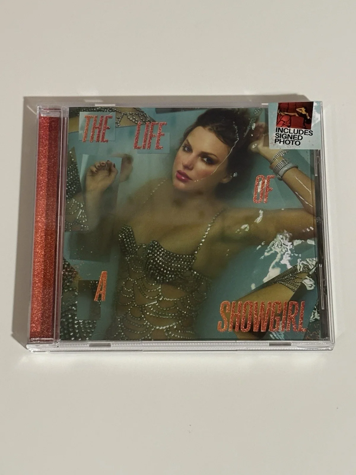 Signed Taylor Swift The Life of a Showgirl CD, изображение 2