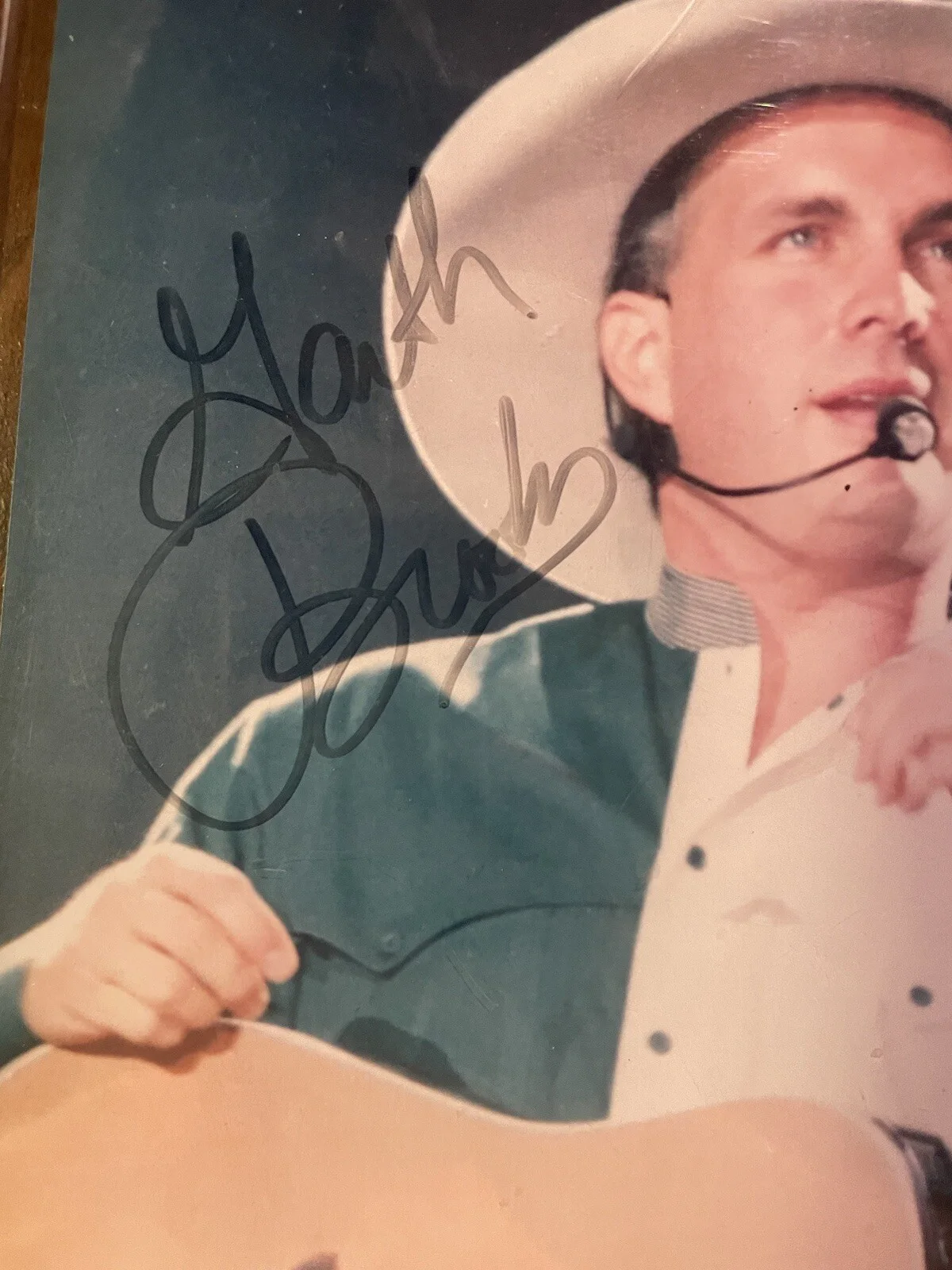garth brooks autographed photo on wood, image 5