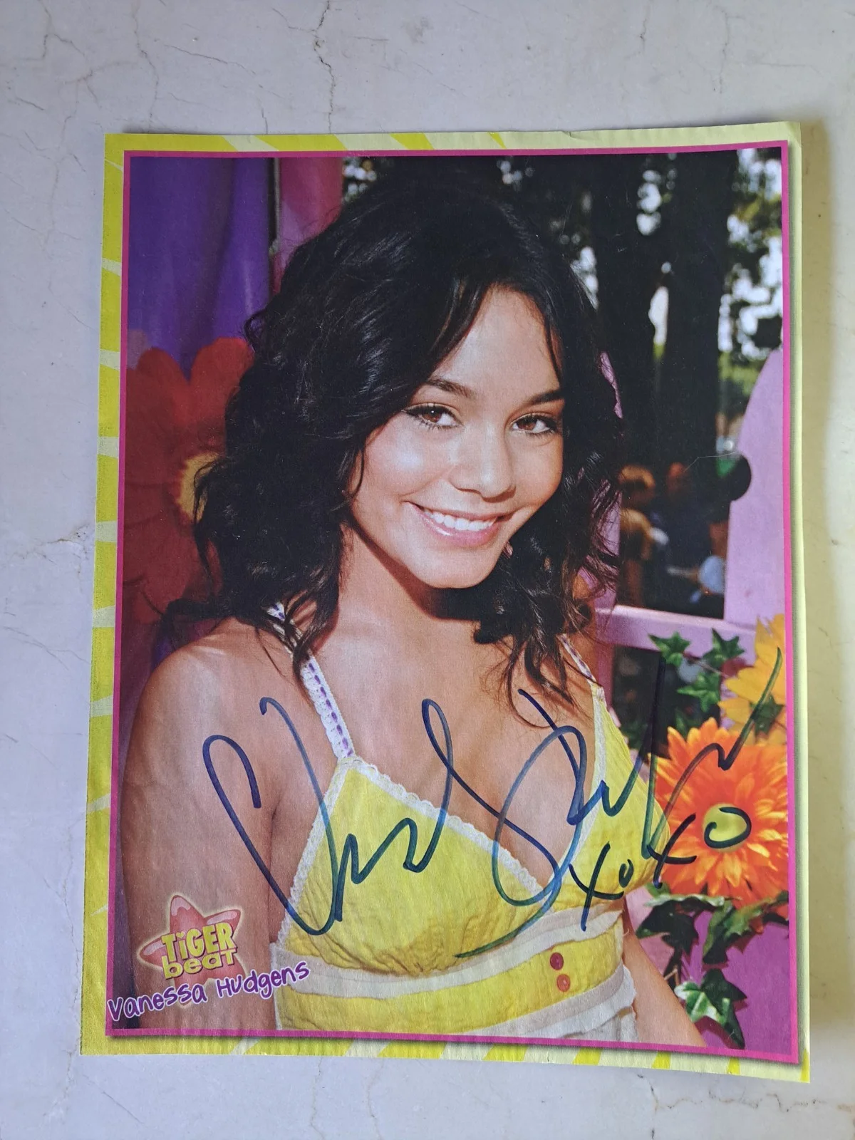Vanessa Hudgens — SIGNED VANESSA HUDGENS (Actress) Autographed 8x10 MAGAZINE PAGE