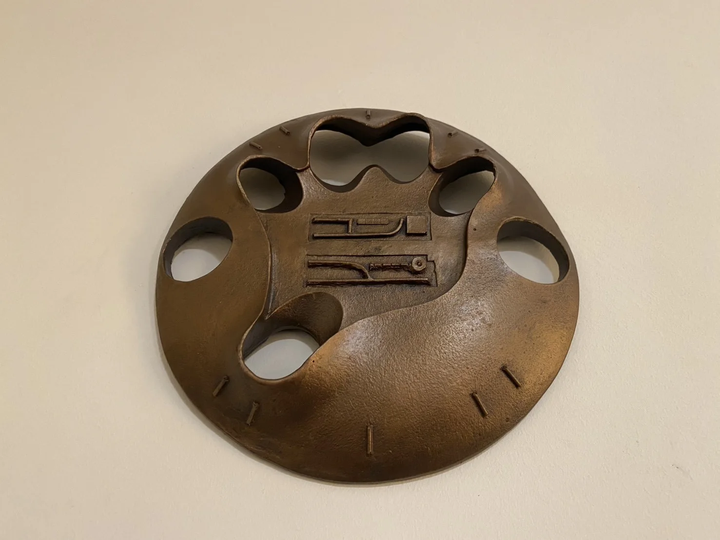 Predator 2 cutting disc wall hanger lifesize prop replica, image 4