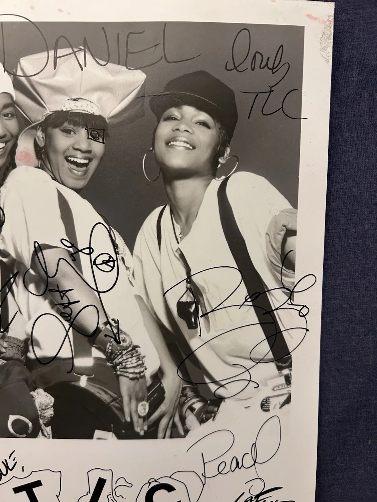 ~1991 Rare SIGNED TLC 8x10 Photo All Three Autographs T-Box Left Eye Chilli R&B, image 5