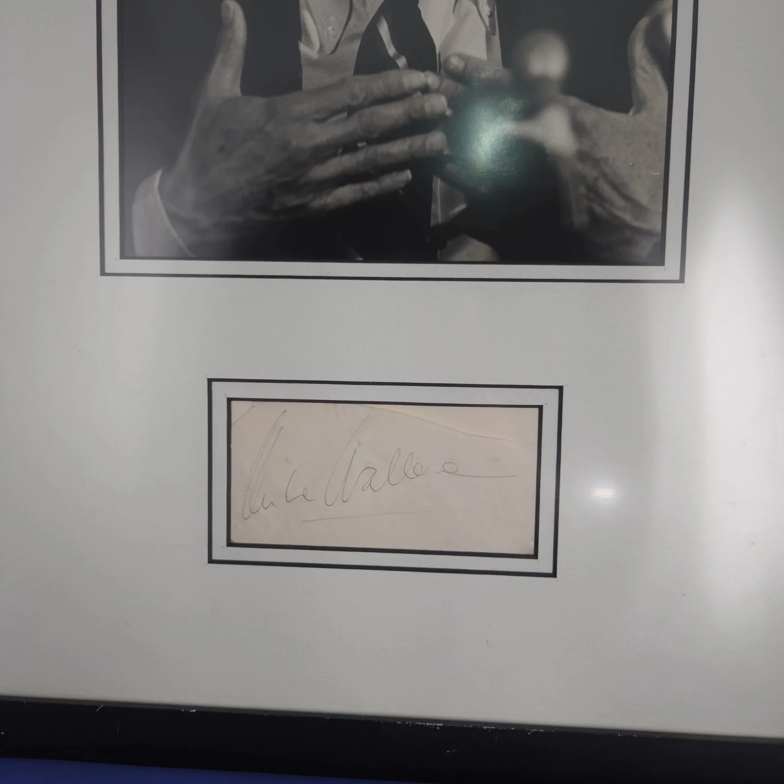 Mike Wallace CBS 60 Minutes Signed Autograph Framed Photo Display, image 2