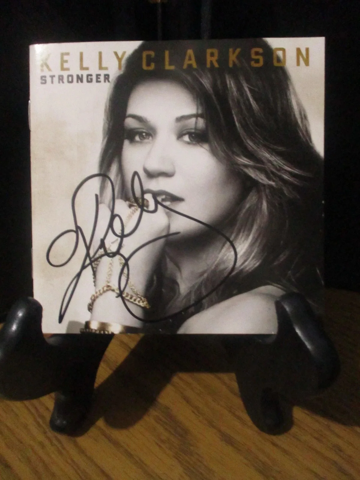 KELLY CLARKSON AUTHENTIC AUTOGRAPHED/SIGNED STRONGER CD, image 2