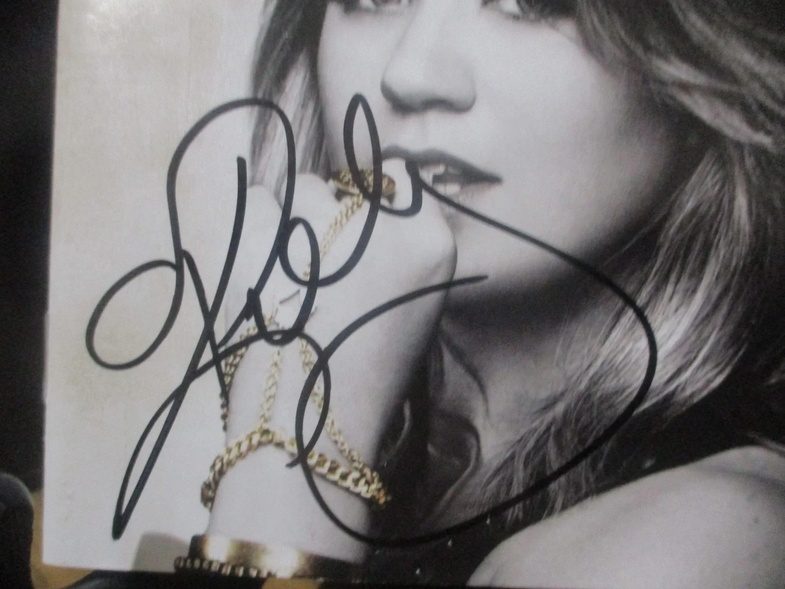 KELLY CLARKSON AUTHENTIC AUTOGRAPHED/SIGNED STRONGER CD, image 3