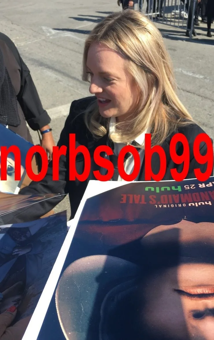 ELISABETH MOSS SIGNED THE HANDMAID'S TALE PILOT SCRIPT w/PROOF & AUTOGRAPH COA, image 2