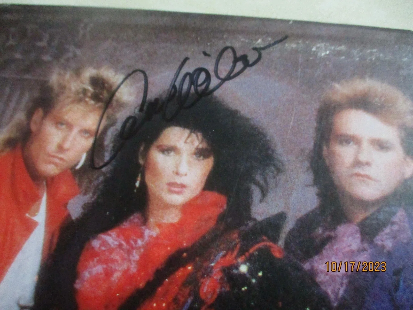 HEART JSA CERTIFIED AUTHENTIC AUTOGRAPHED/SIGNED HEART ALBUM ANN & NANCY WILSON, image 5