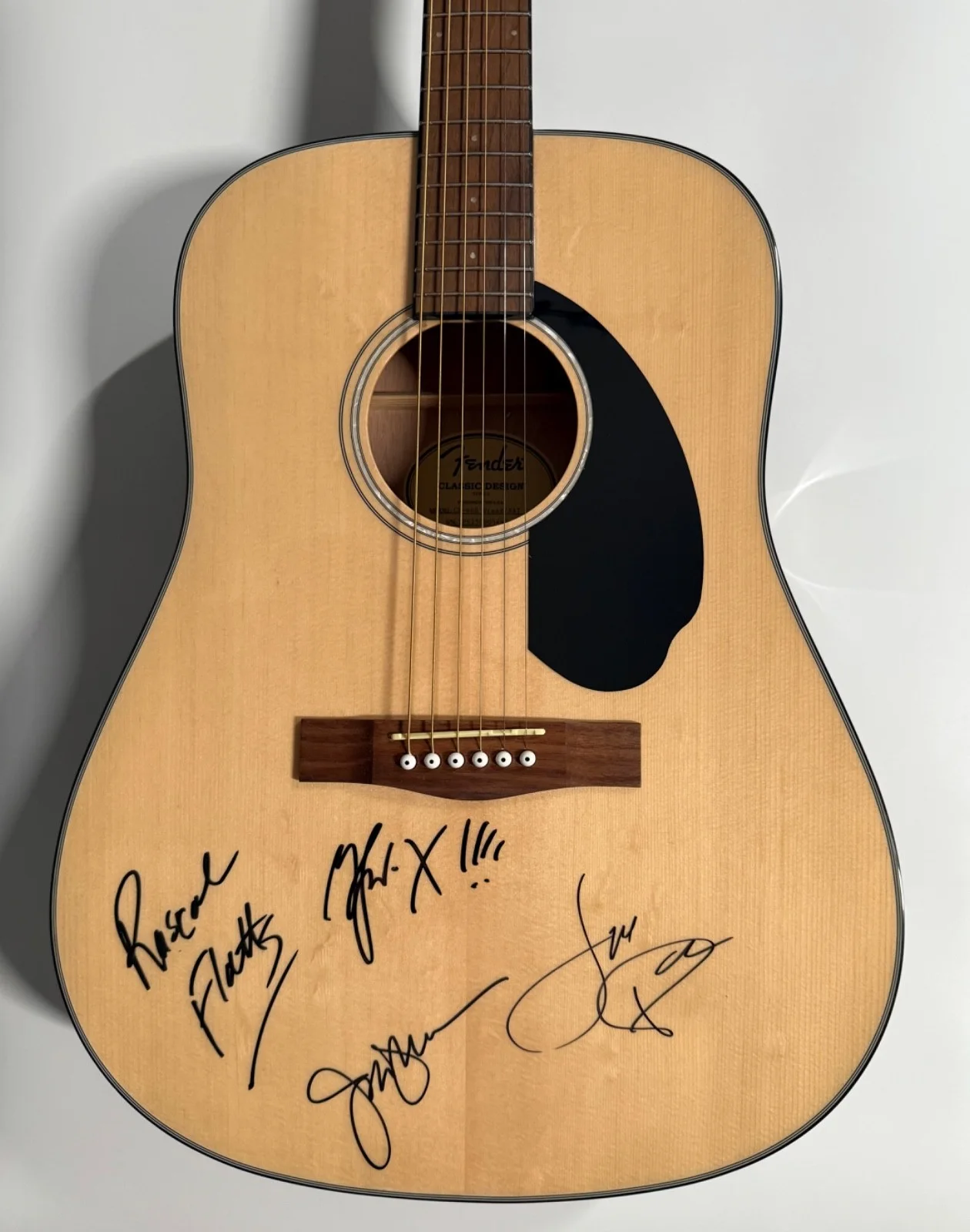 Rascal Flatts JSA Signed Autograph Fender Acoustic Guitar 100% Charity, image 5
