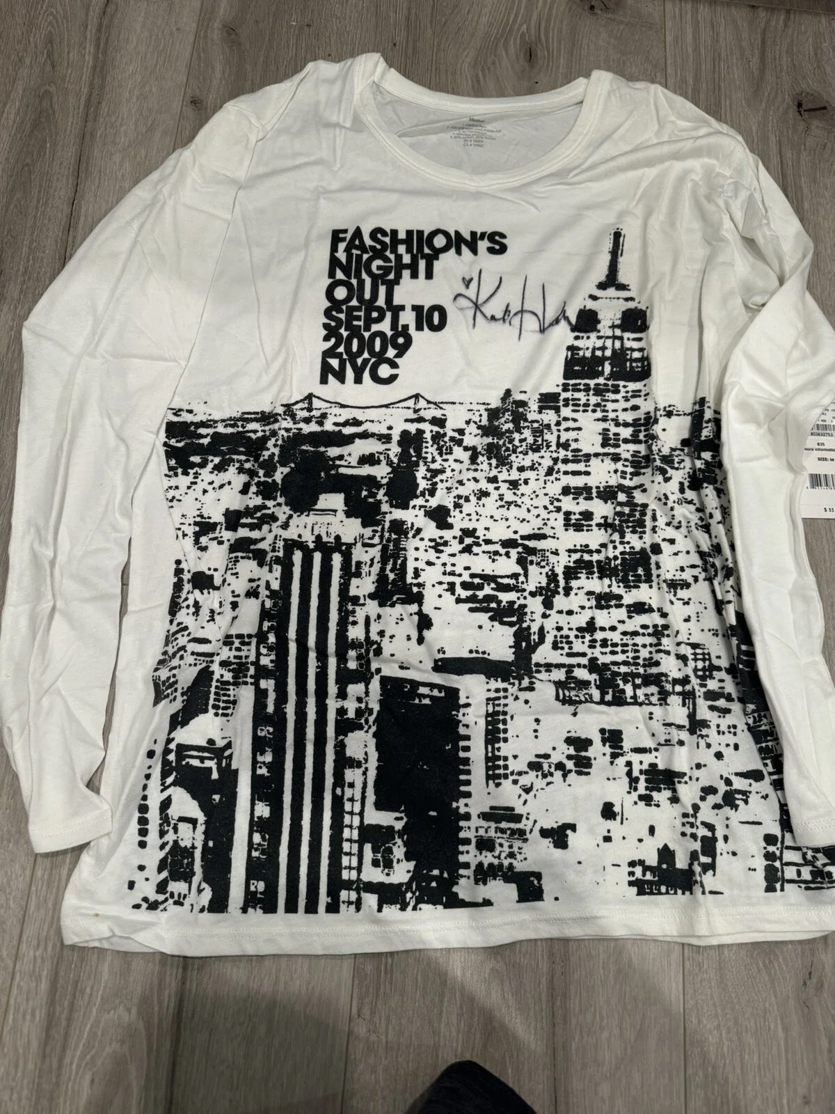 Kate Hudson signed Fashion Night Out 2009 autograph ~, image 2