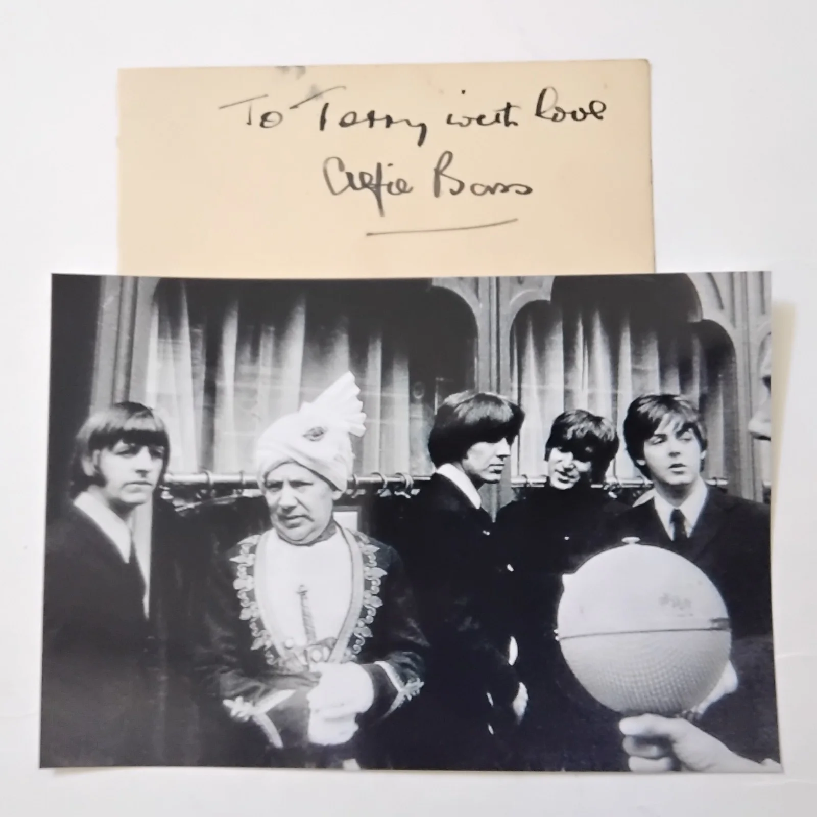Alfie Bass SIGNED Paper Photo Film Actor Moonraker Fearless Vampire Killers Help, изображение 2