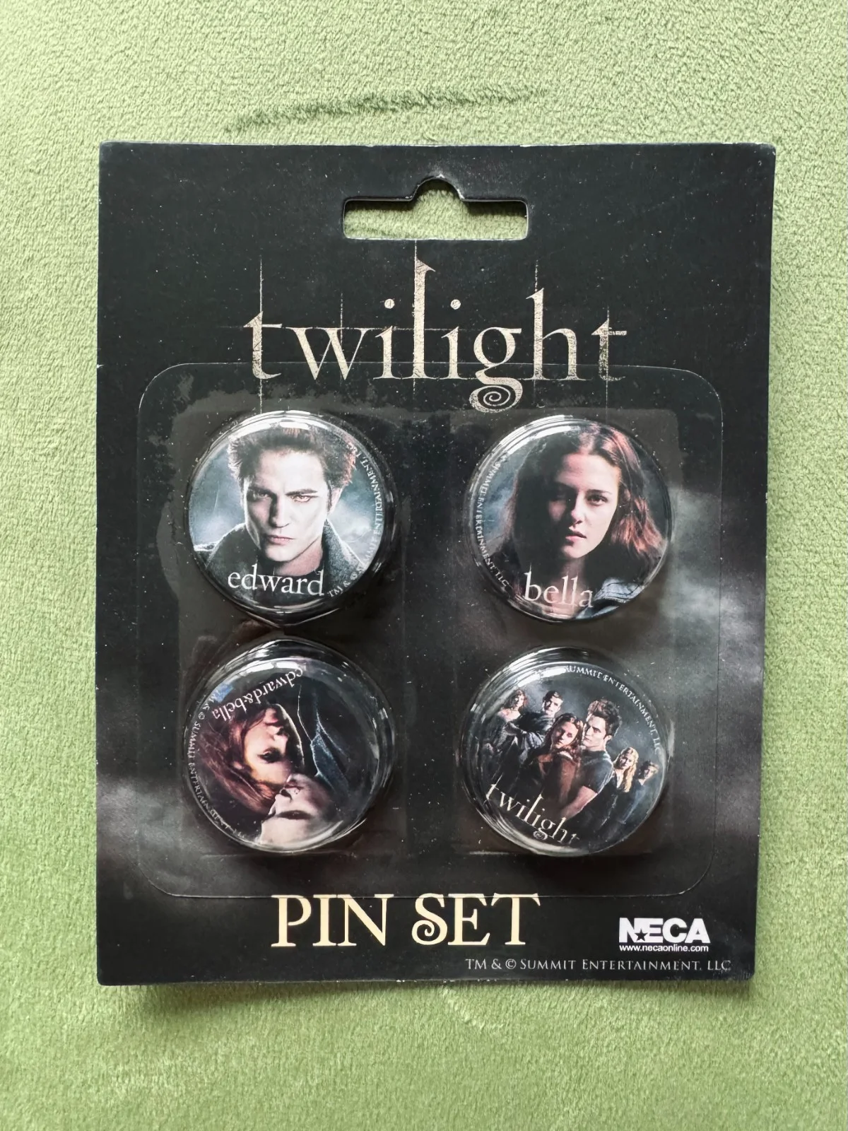 Official Twilight Collectable Pin Set by NECA - Set of 4 - Edward & Bella, изображение 2