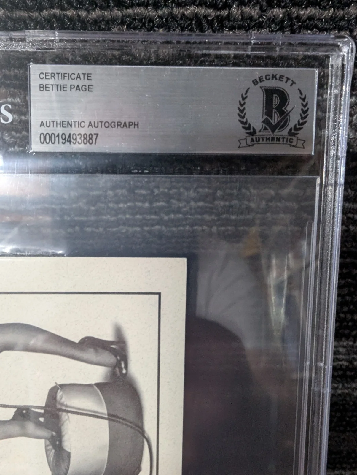 Bettie Page — Authentic Rare Bettie Page Signed Photo "Beckett Approved", image 3