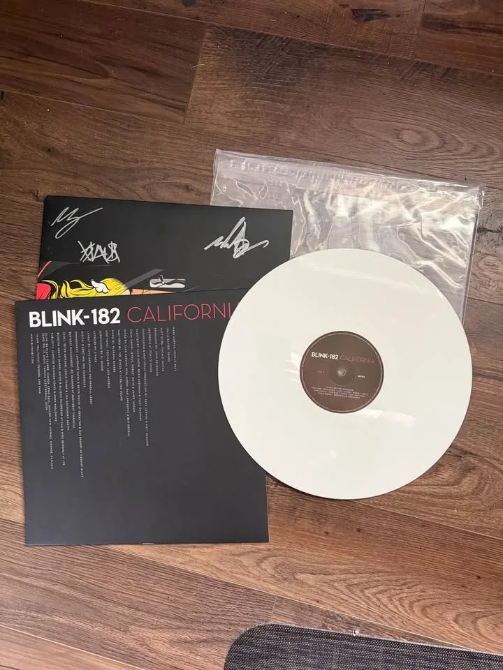 SIGNED Blink-182 California Album Vinyl - BRAND NEW, изображение 2