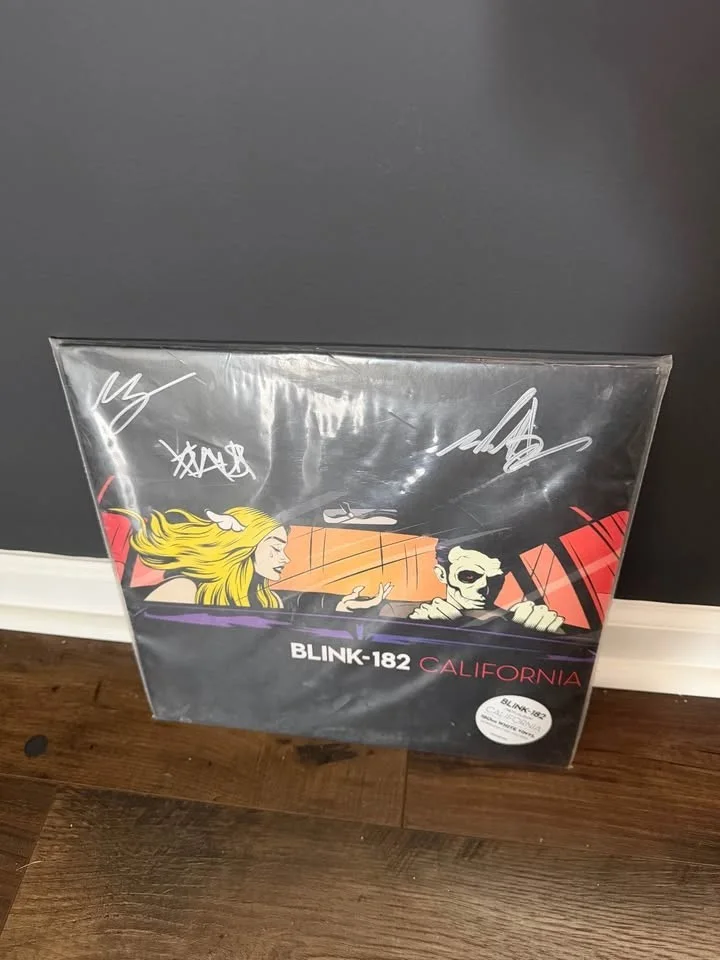 SIGNED Blink-182 California Album Vinyl - BRAND NEW, изображение 3