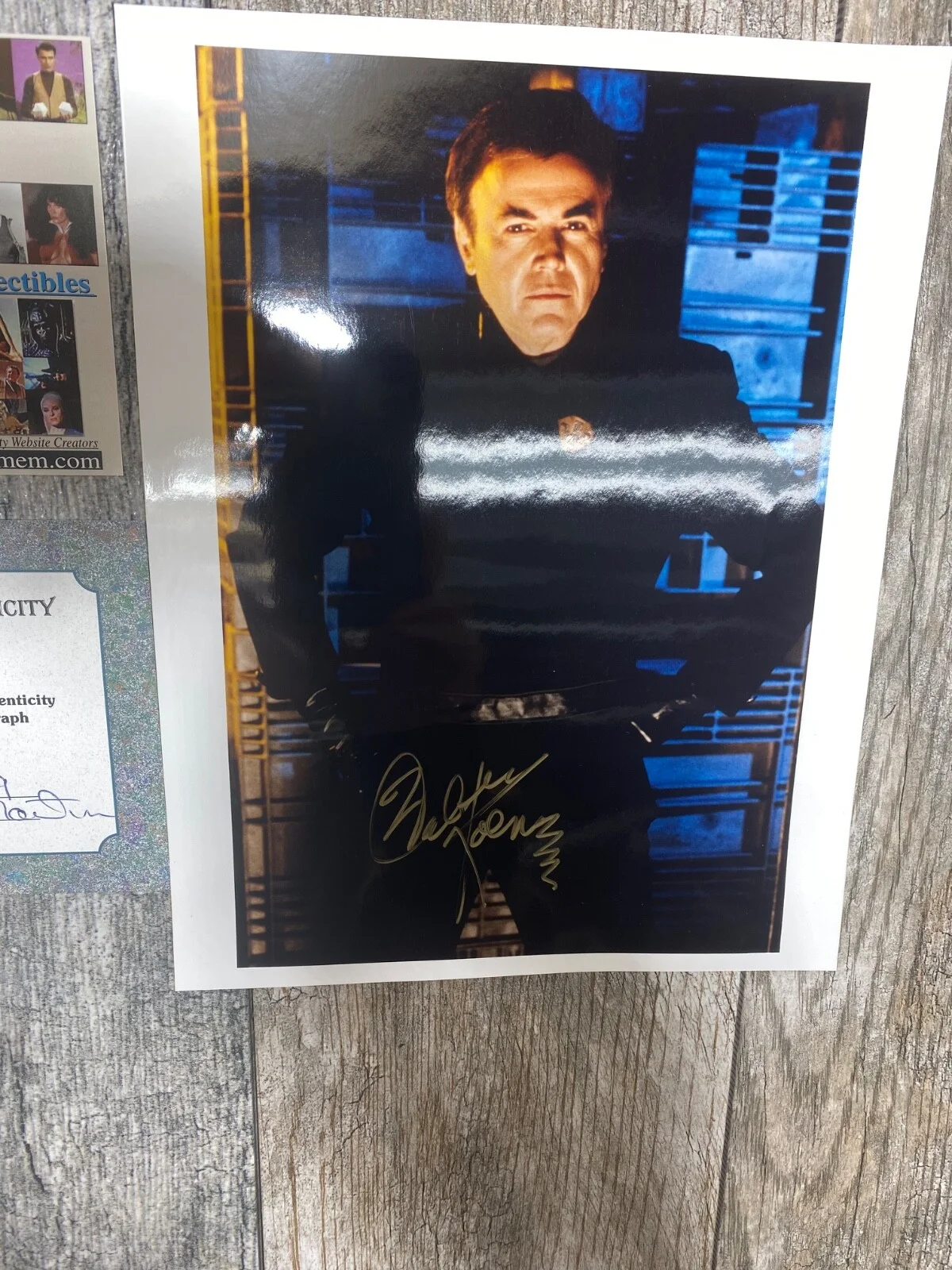Walter Koenig — Walter Koenig Babylon 5 Autographed 8x10 Color Photo, изображение 2