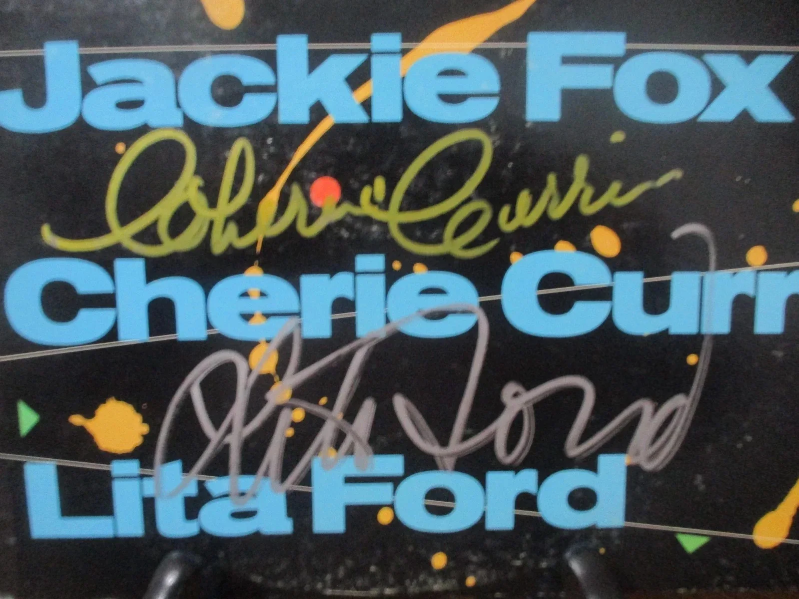THE RUNAWAYS AUTHENTIC SIGNED/AUTOGRAPHED ALBUM LITA FORD JOAN JETT + 1---JSA, image 5