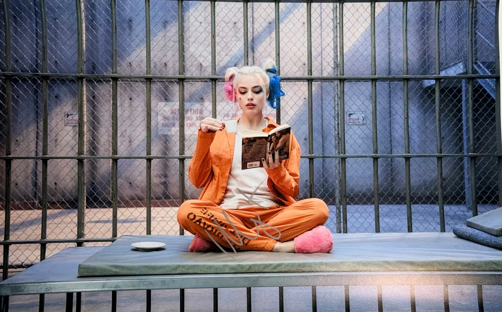 Margot Robbie — Margot Robbie Signed 11x17 Harley Quinn Suicide Squad Photo Autograph COA