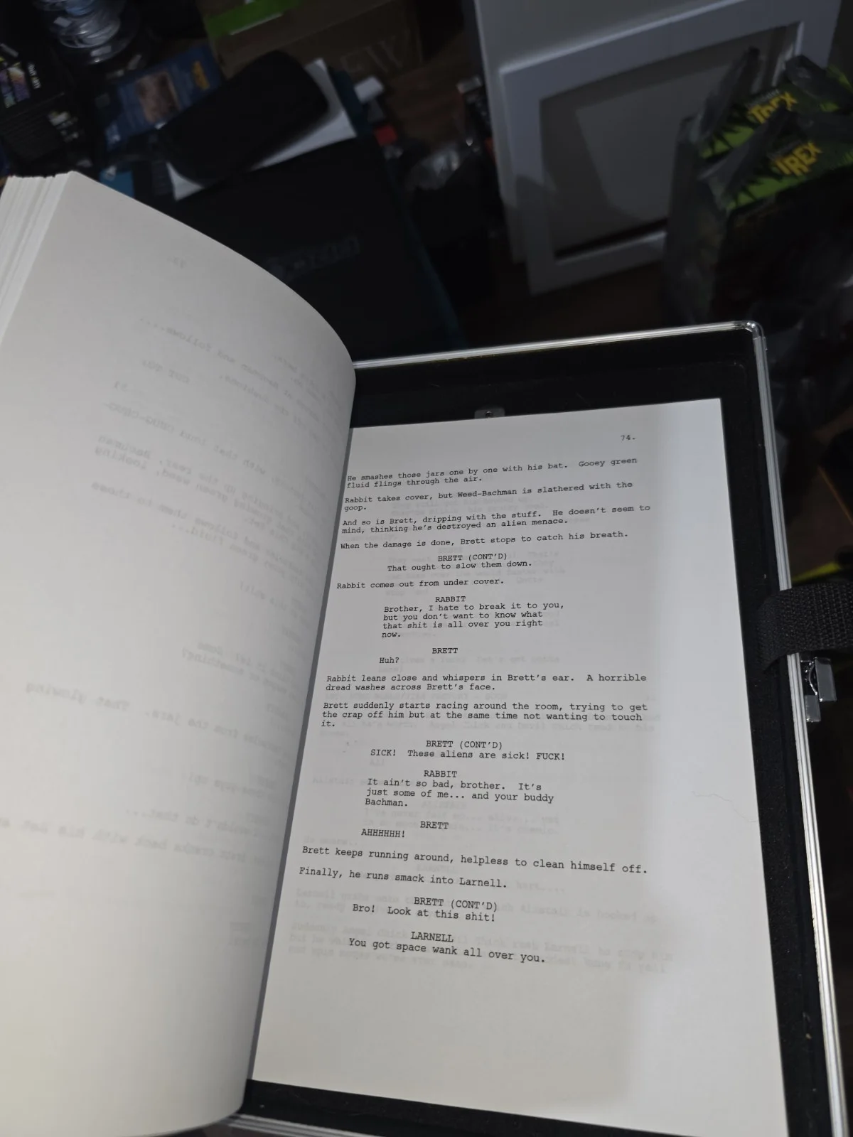 Elijah Wood, Sean Astin — Evil Bong 3d Signed Movie Script Won In A Raffle Years Ago, image 4