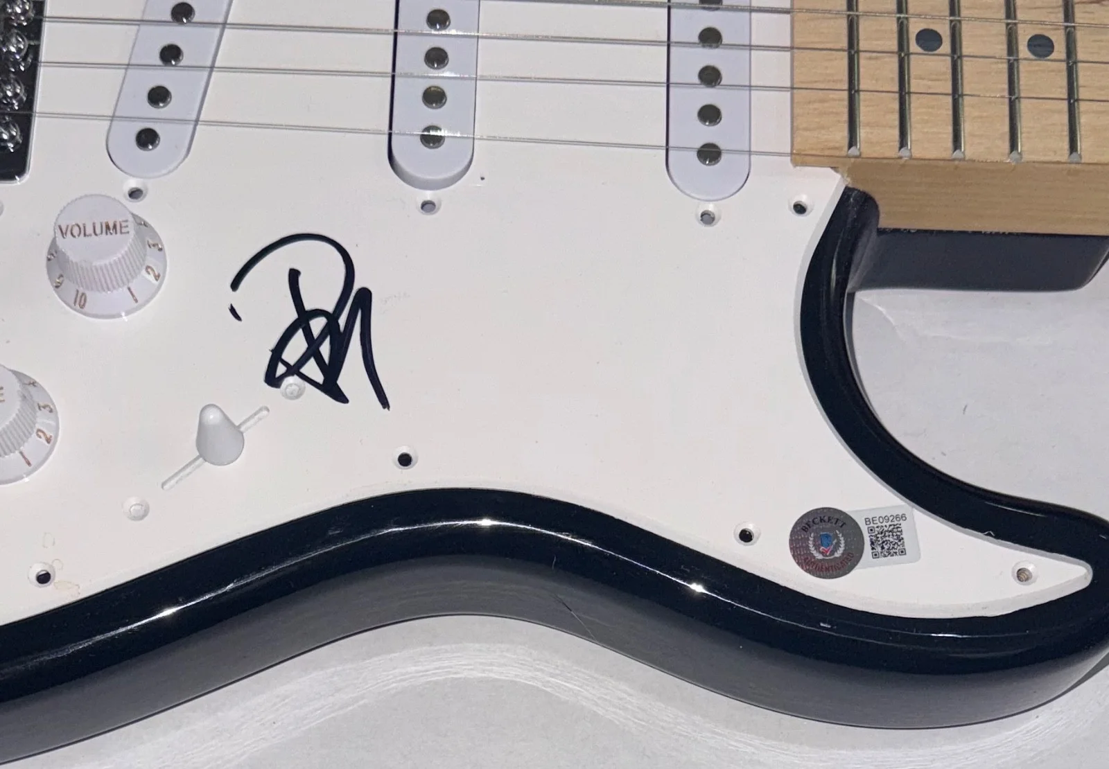 Billie Joe Armstrong Green Day Signed Autograph Electric Guitar Beckett COA, image 3