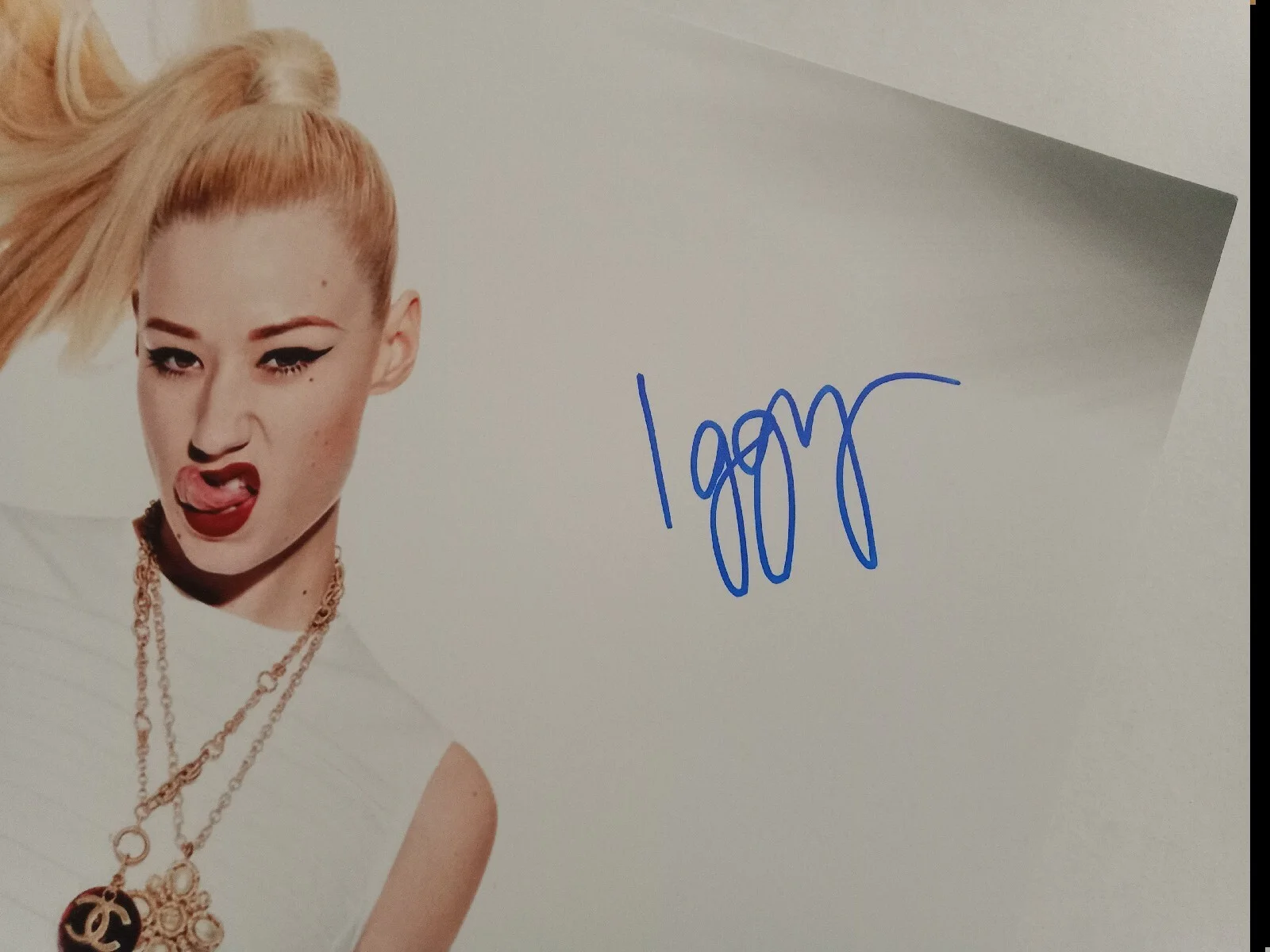 Iggy Azalea Signed 11x14 Photo - Beckett BAS Authenticated Autograph, image 3