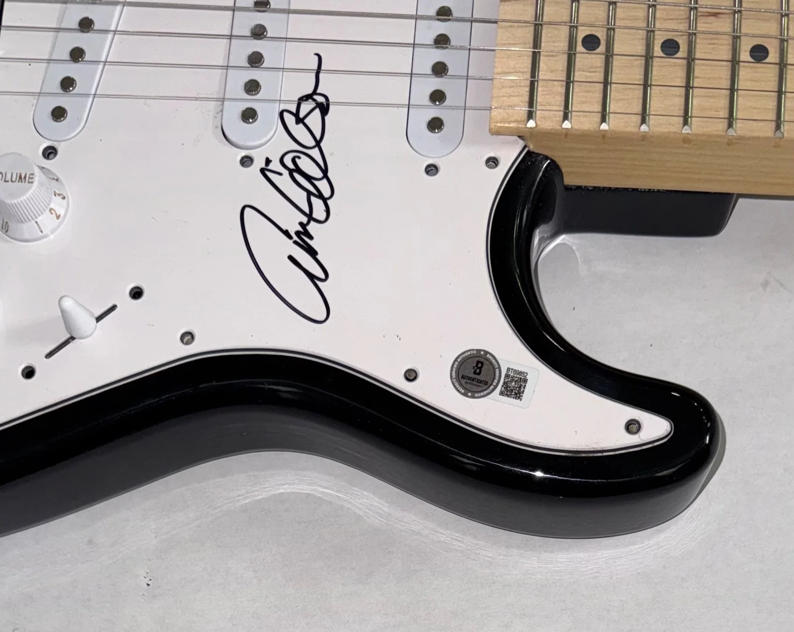 Ann Wilson HEART Signed Autograph Electric Guitar Heart Band Singer Beckett COA, изображение 4
