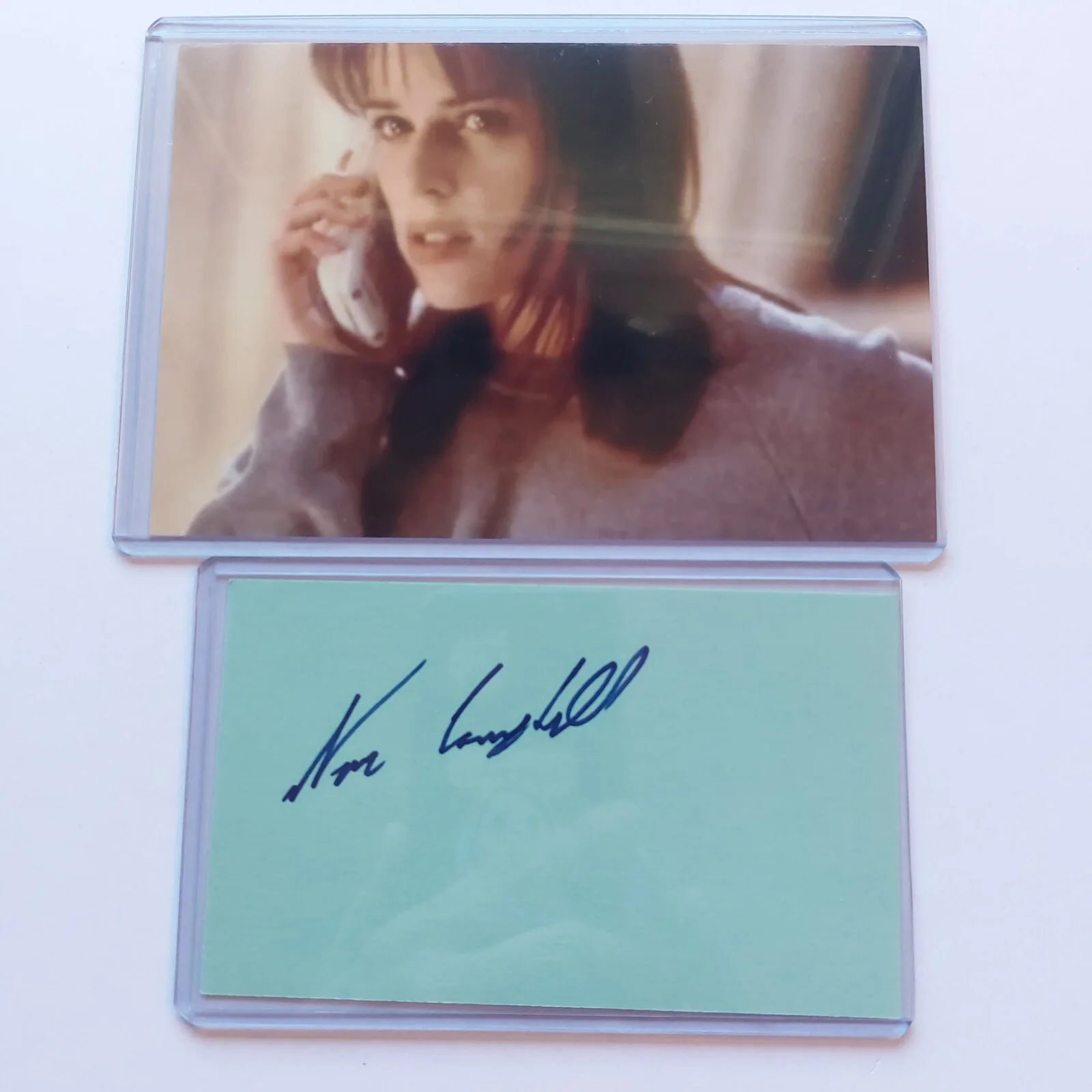 Neve Campbell — Neve Campbell Signed 3x5 Index Card (Scream, Wild Things, Lincoln Lawyer)